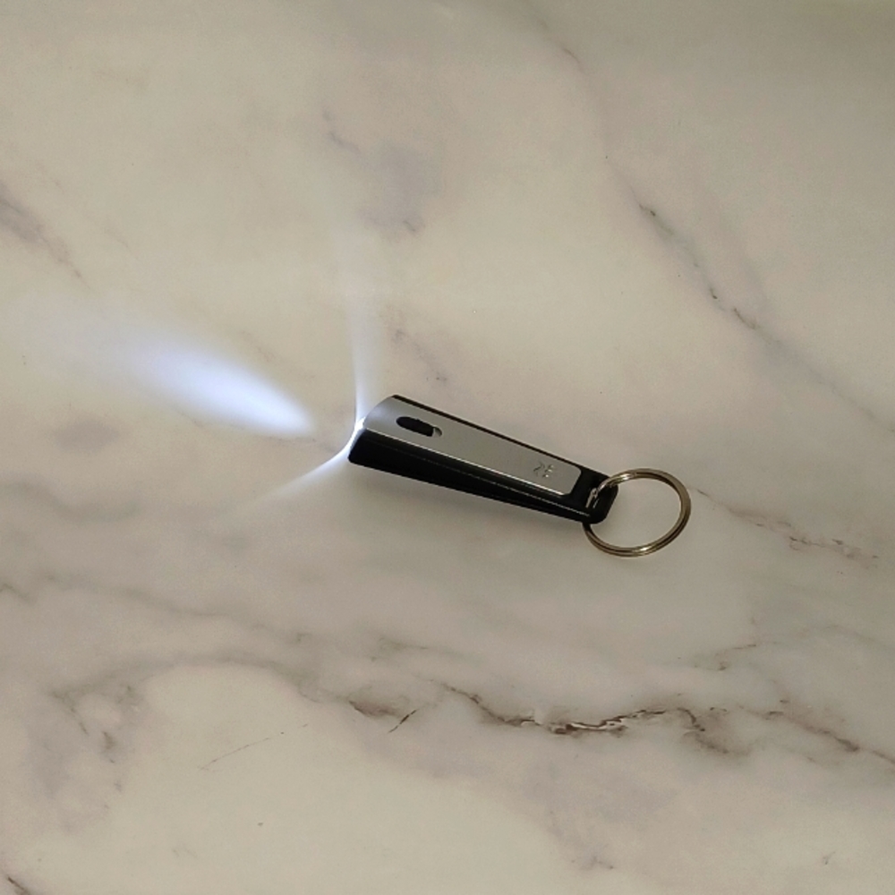 Keychain flash light